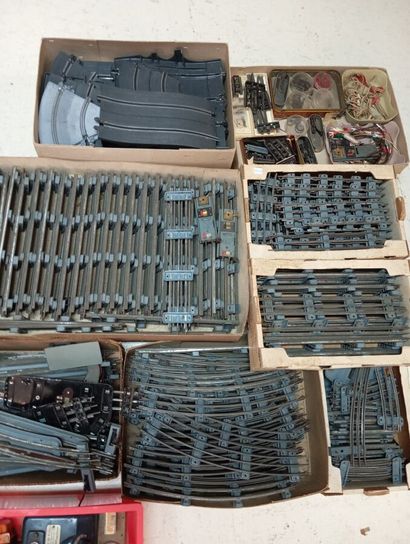 JEP / Hornby. Important ensemble de gares...