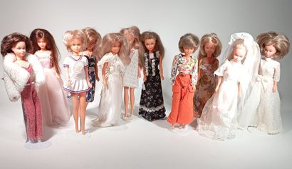 Reunion of 11 Tressy and Sylvette mannequin...
