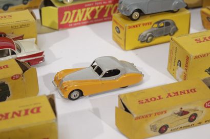 DINKY TOYS. Reunion de vehicules Français...