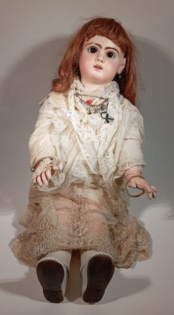 Poupée Jumeau taille 16 (90cm). Tête en biscuit...