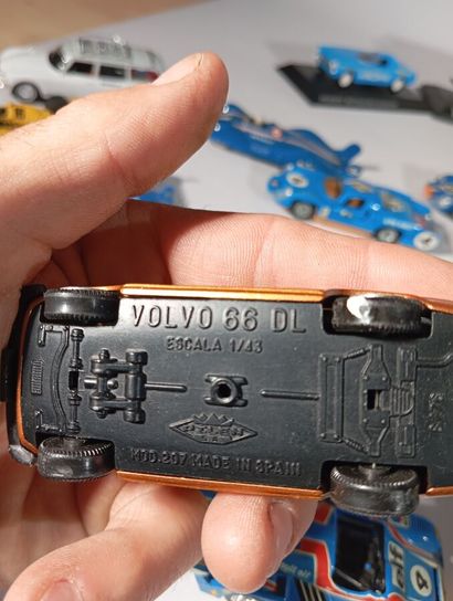 Lot de vehicules miniatures de fabricants...