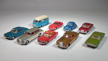Reunion of 9 1/43 vehicles from various brands,...