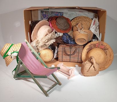 Lot d'accessoires de poupées dont un ensemble...