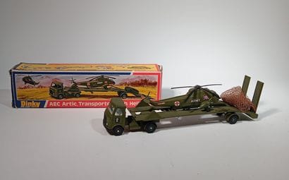 DINKY TOYS. Artic transporter avec helicoptere...