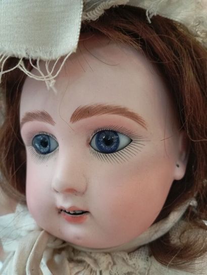 JULLIEN. French doll, size 7, bisque head...