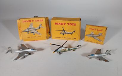 DINKY TOYS. Reunion of 3 vehicles with boxes....