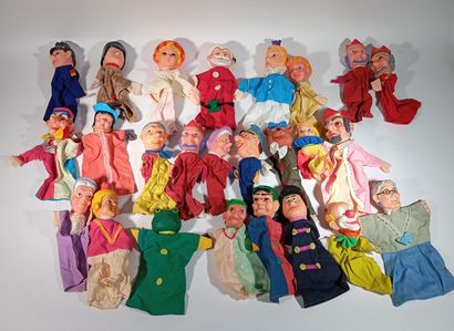 Lot de jeux anciens,ensemble de marionettes...