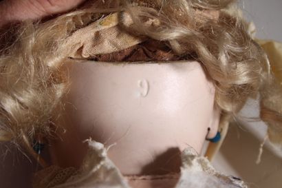 French doll JUMEAU periode SFBJ, size 9....