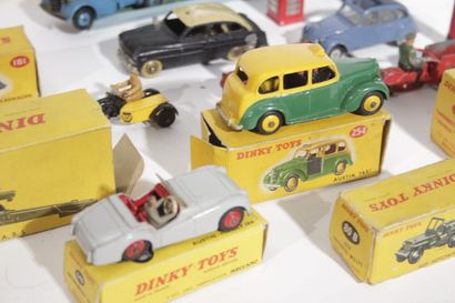 DINKY TOYS. Reunion de vehicules Français...