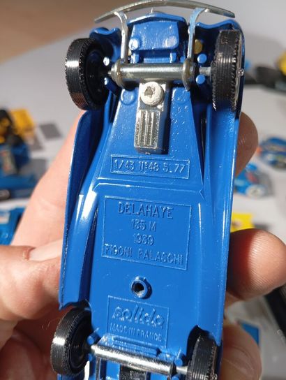 Lot de vehicules miniatures de fabricants...