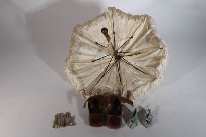 Set of doll accessories and shoes, fashion...