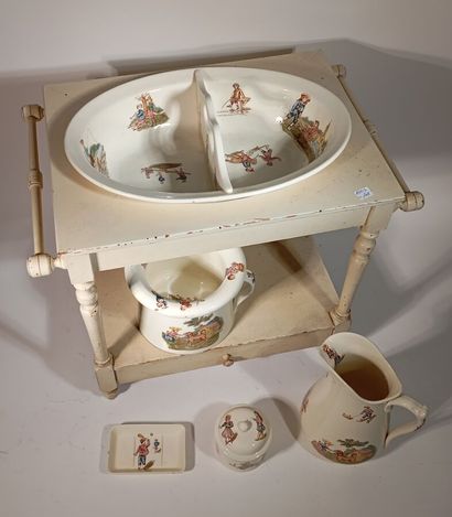 Table de toilette en bois et faience fine...
