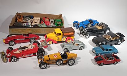 Lot de voitures de course miniatures de differentes...