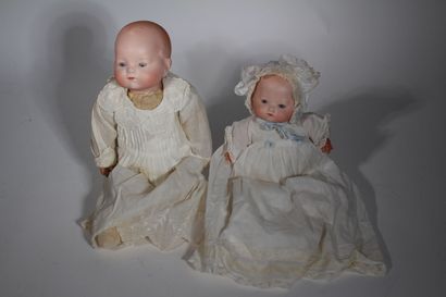 Reunion de 2 bébé caracteres Allemands.Têtes...