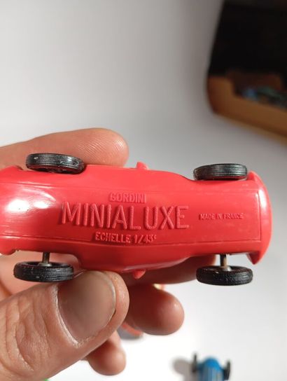Lot de voitures miniatures dont Super Champion,...