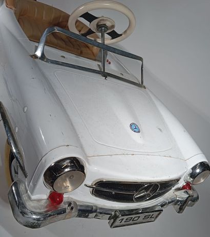 Pedal car. Mercedes 190SL. Metal body, steering...
