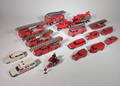 Set of 17 vehicles with a firefighting and...