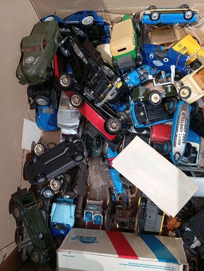 Lot de vehicules miniatures de fabricants...
