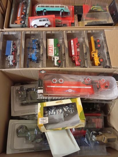 Lot de 7 cartons de camions sous blister...