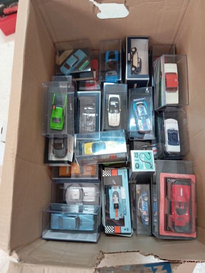 Lot de vehicules miniatures de fabricants...