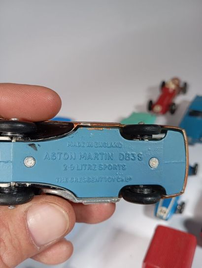 Lot de voitures miniatures dont Super Champion,...