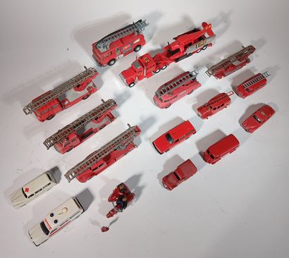 Set of 17 vehicles with a firefighting and...