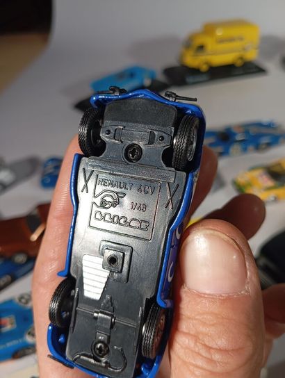Lot de vehicules miniatures de fabricants...