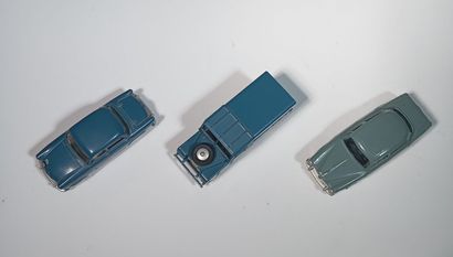 Reunion de 3 vehicules. Corgi Toys Land Rover...