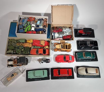 Lot de voitures miniatures de differentes...