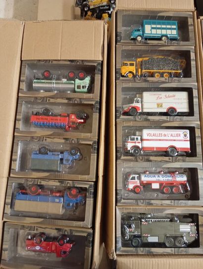 Lot de 7 cartons de la serie 