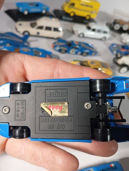 Lot de vehicules miniatures de fabricants...