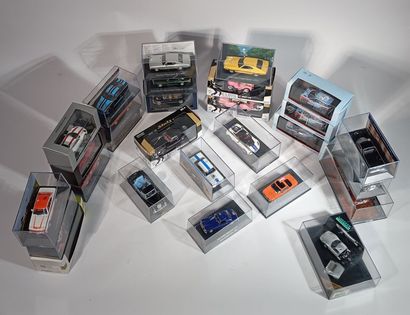 Lot de vehicules miniatures de fabricants...