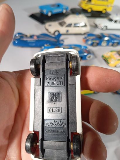 Lot de vehicules miniatures de fabricants...