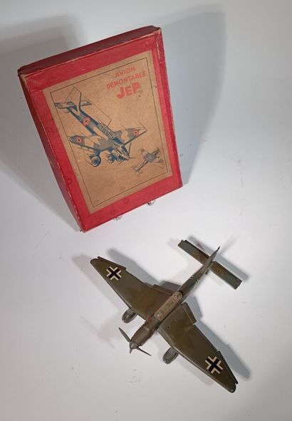 JEP / UNIS FRANCE. Avion demontable en tôle...
