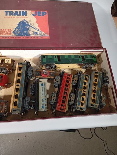 JEP / Hornby. Important ensemble de gares...