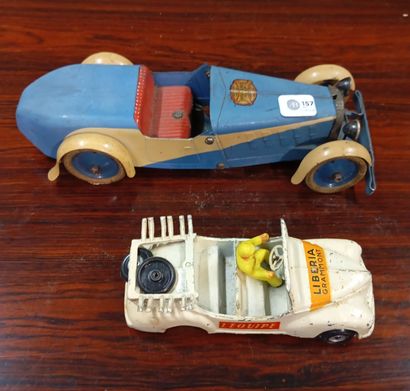 MECCANO. Auto sport demontable en tôle laquée...