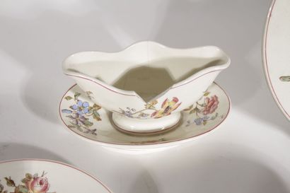 Dinette en faience fine à decors imprimé...