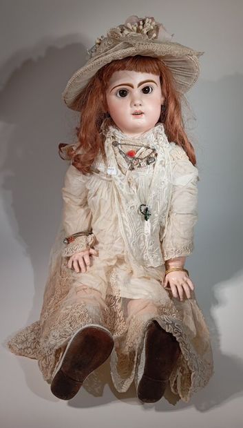 Poupée Jumeau taille 16 (90cm). Tête en biscuit...