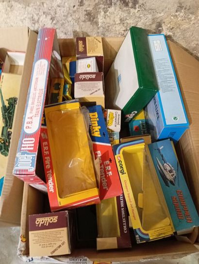 Lot de 3 cartons d'emballage et de boites...