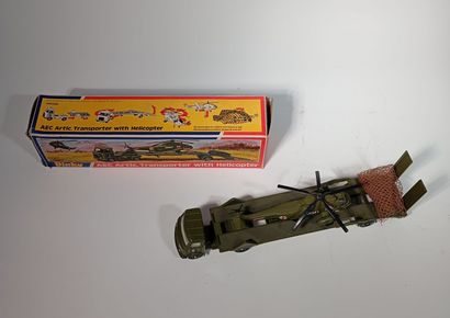 DINKY TOYS. Artic transporter avec helicoptere...