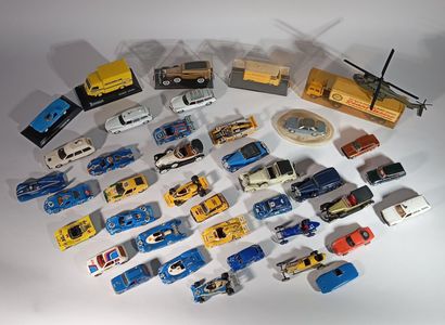 Lot de vehicules miniatures de fabricants...