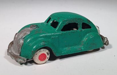 HUBLEY. 1930's Chrysler Airlow version verte....