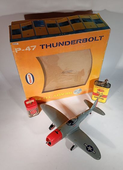 AURORA. Avion P47 Thunderbolt 