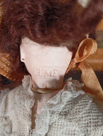 Poupée de mode ou Parisienne de la maison...