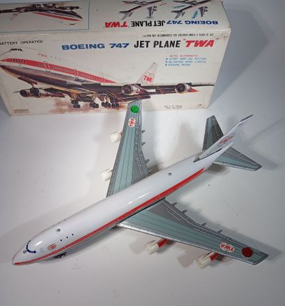 NOMURA TOYS. Boeing 747 en tôle lithographiée...