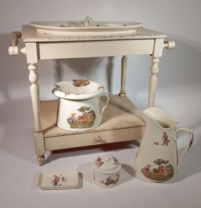 Table de toilette en bois et faience fine...