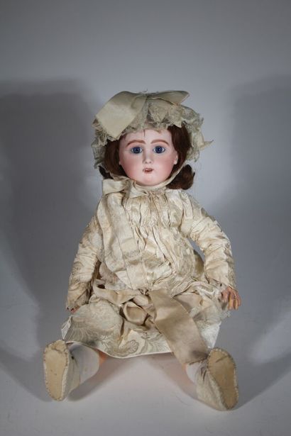 JULLIEN. French doll, size 7, bisque head...