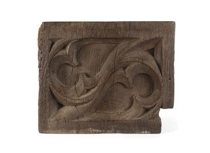 DEUX FRAGMENTS DE BOISERIE EN CHÊNE SCULPTÉ
à...