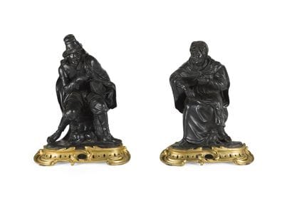 PAIRE DE FIGURES EN BRONZE À PATINE NOIRE
représentant...