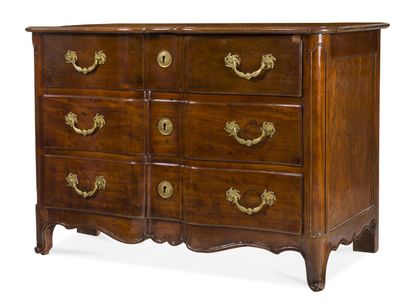 COMMODE EN ACAJOU MOULURÉ
la façade en arbalète...